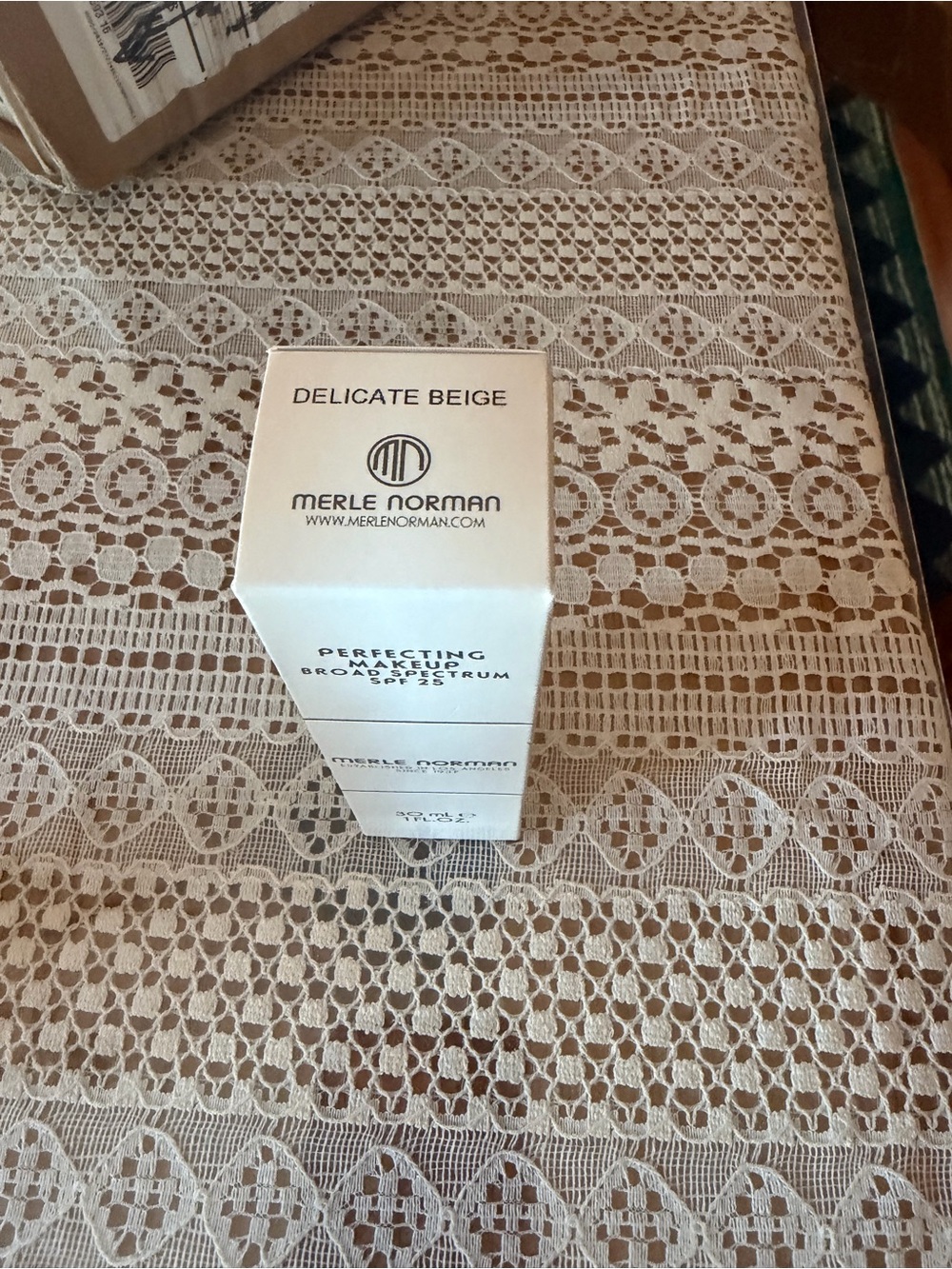 Merle Norman Perfecting Makeup - Delicate Beige (Cream Tone)